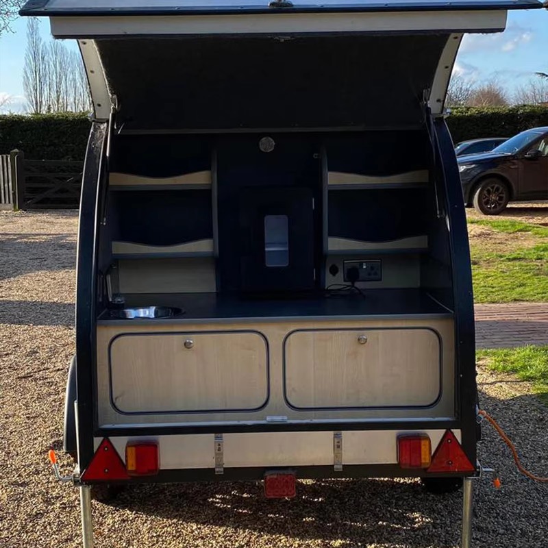 Camping-car personnalisé pour  - Outdoor Adventure Vehicles avis et prix